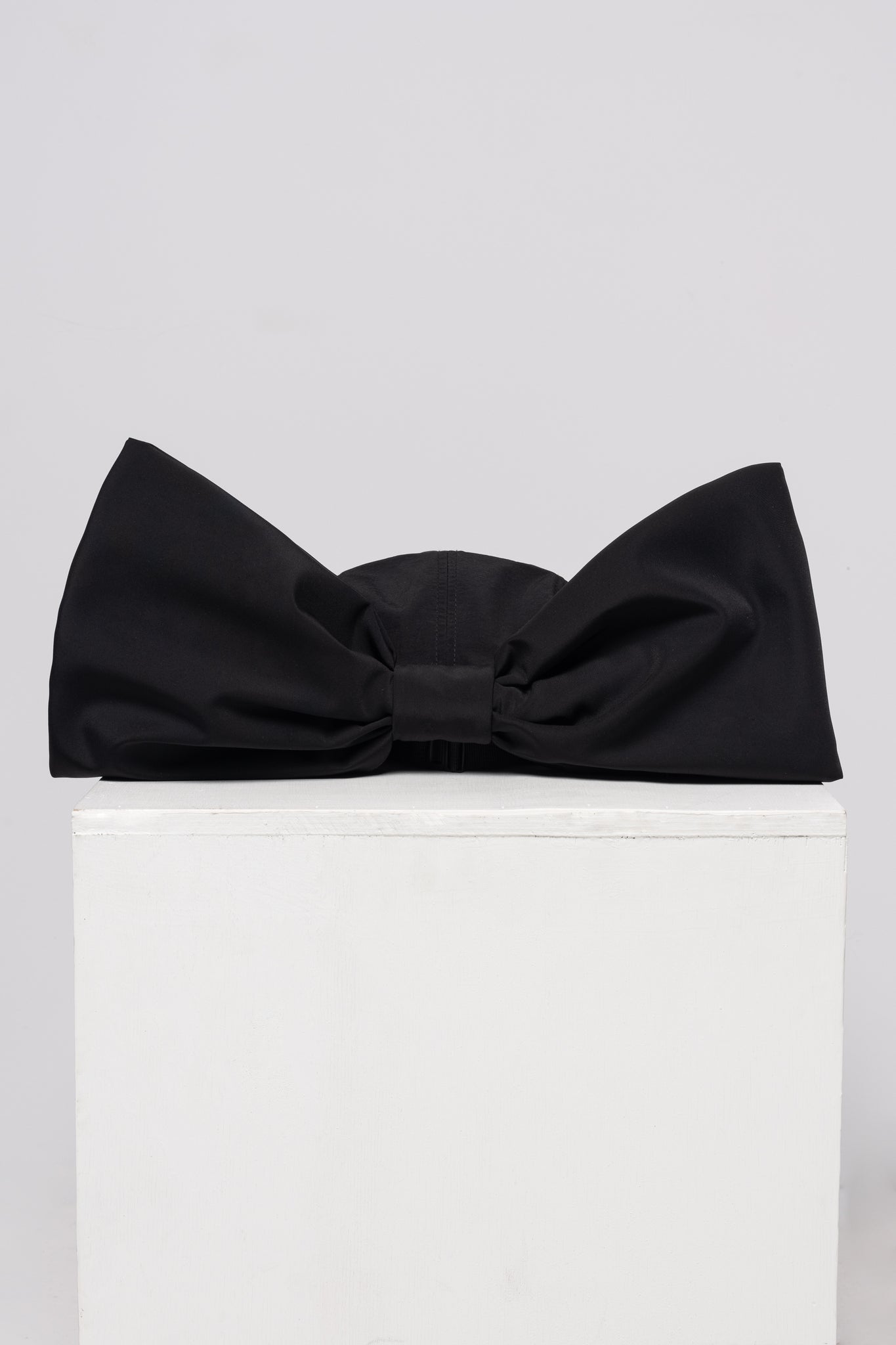 "C'EST BOW" CAP