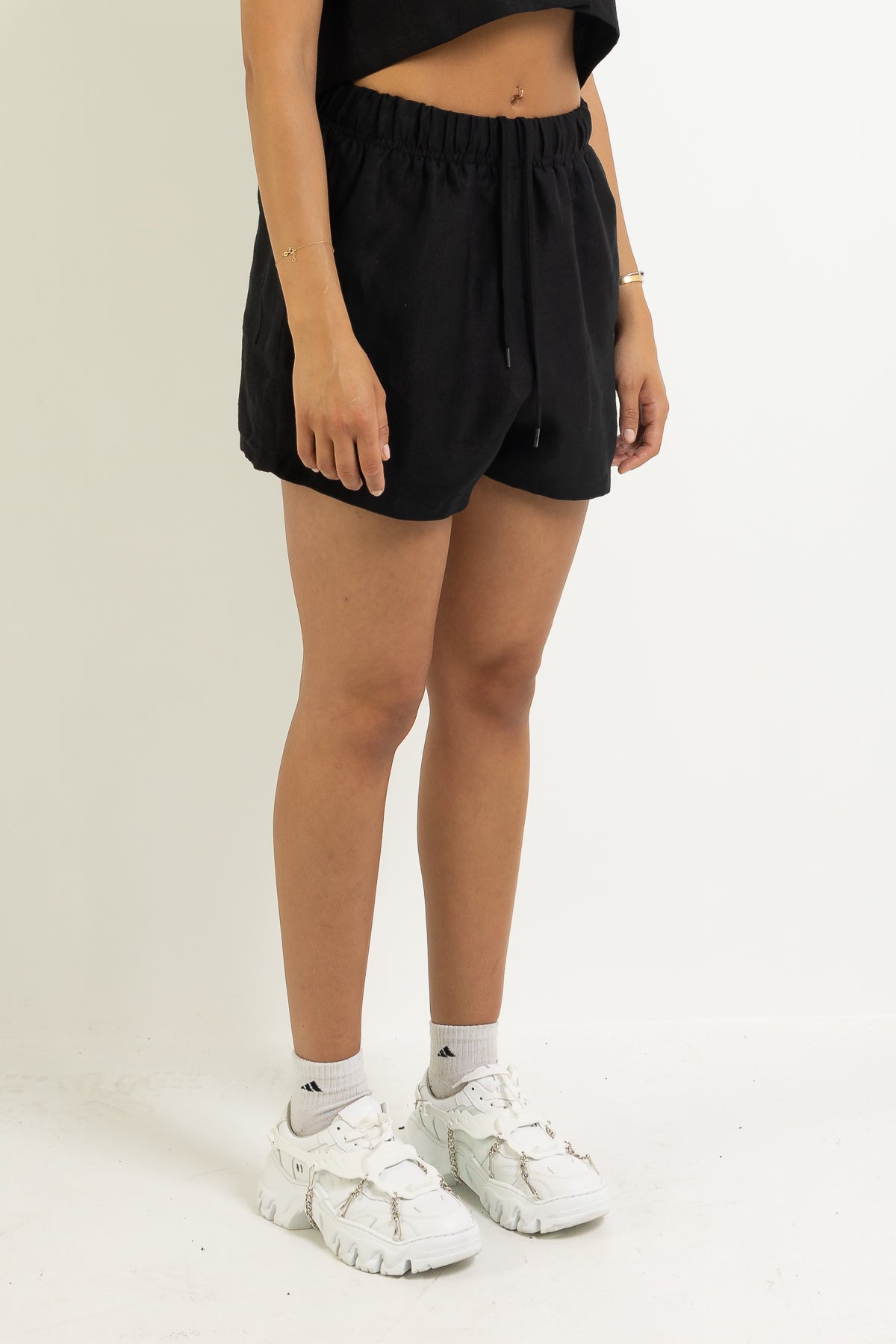 CLIO CROPPED LINEN SHORT
