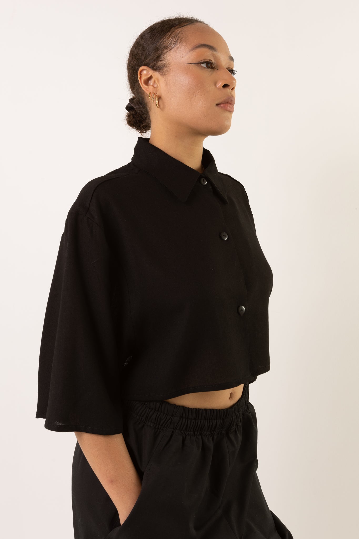 ANNAPURNA CROPPED BOXY SHIRT