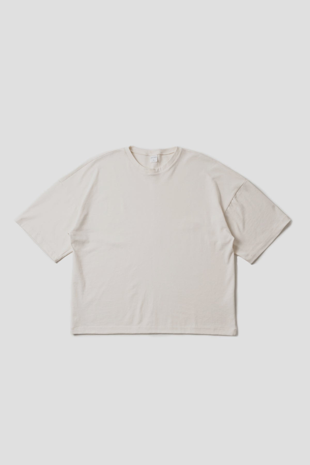 ESSENCE T-SHIRT