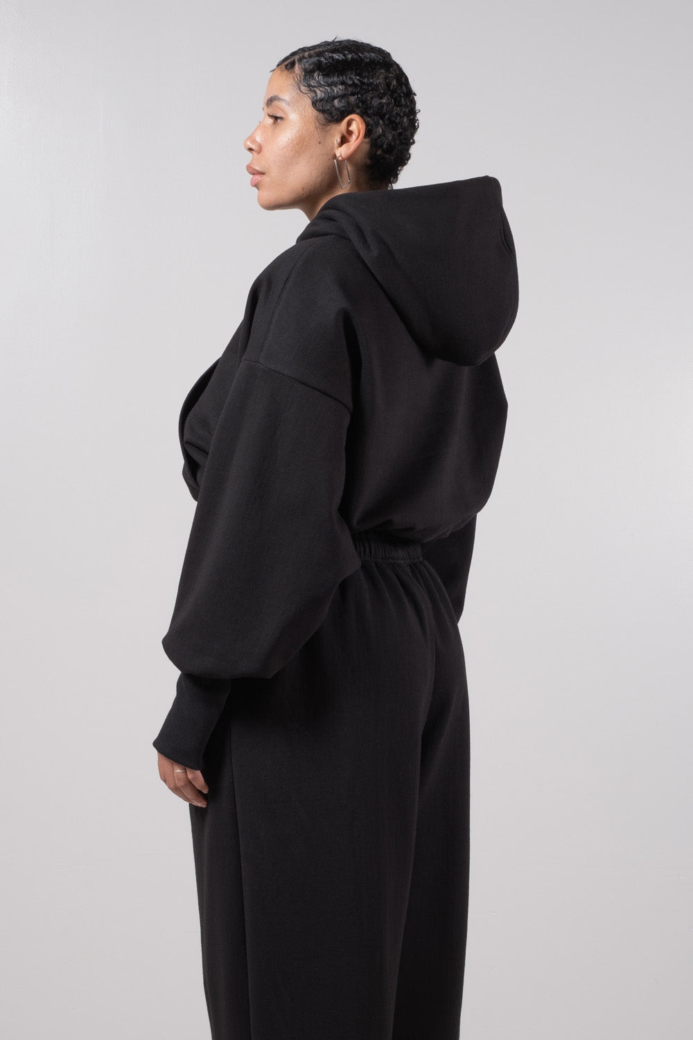 FORM CROPPED HOODIE