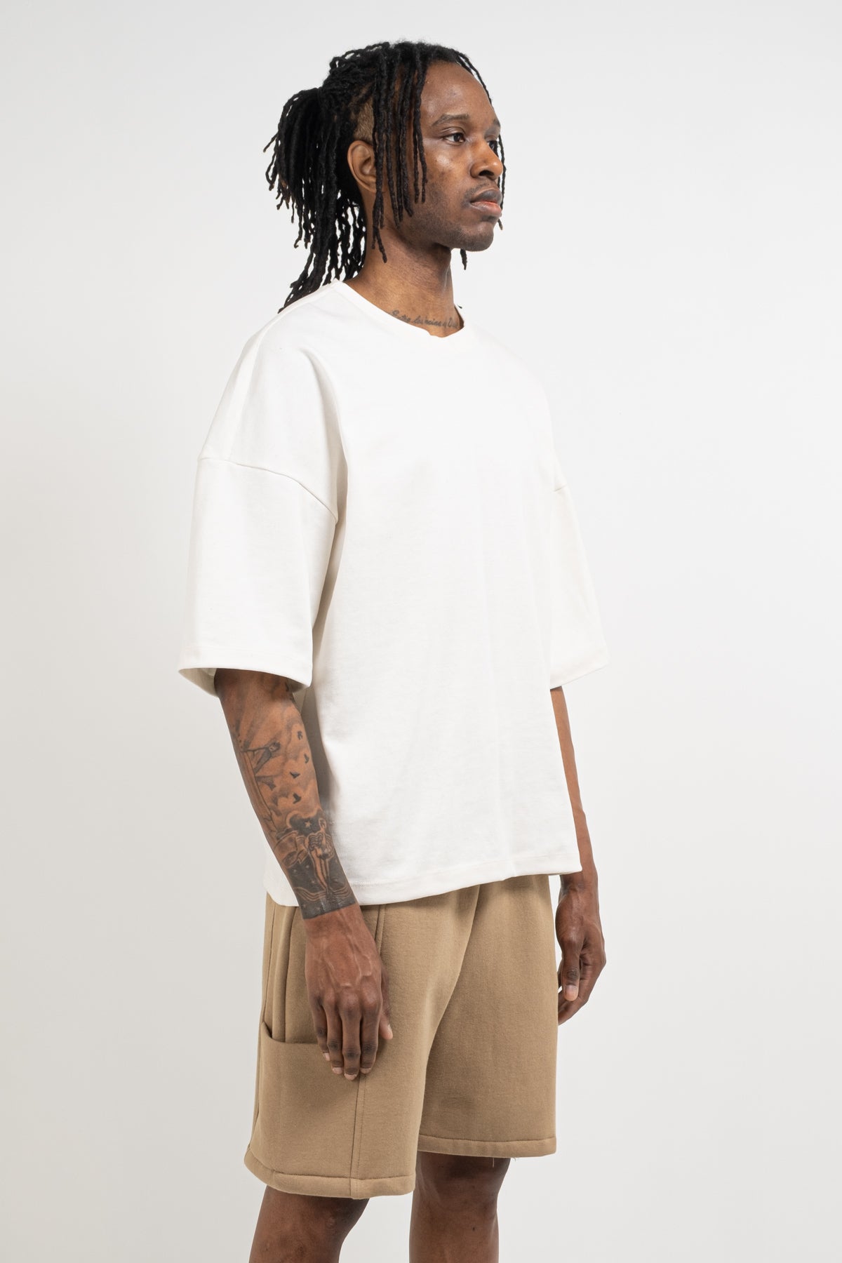 ESSENCE T-SHIRT
