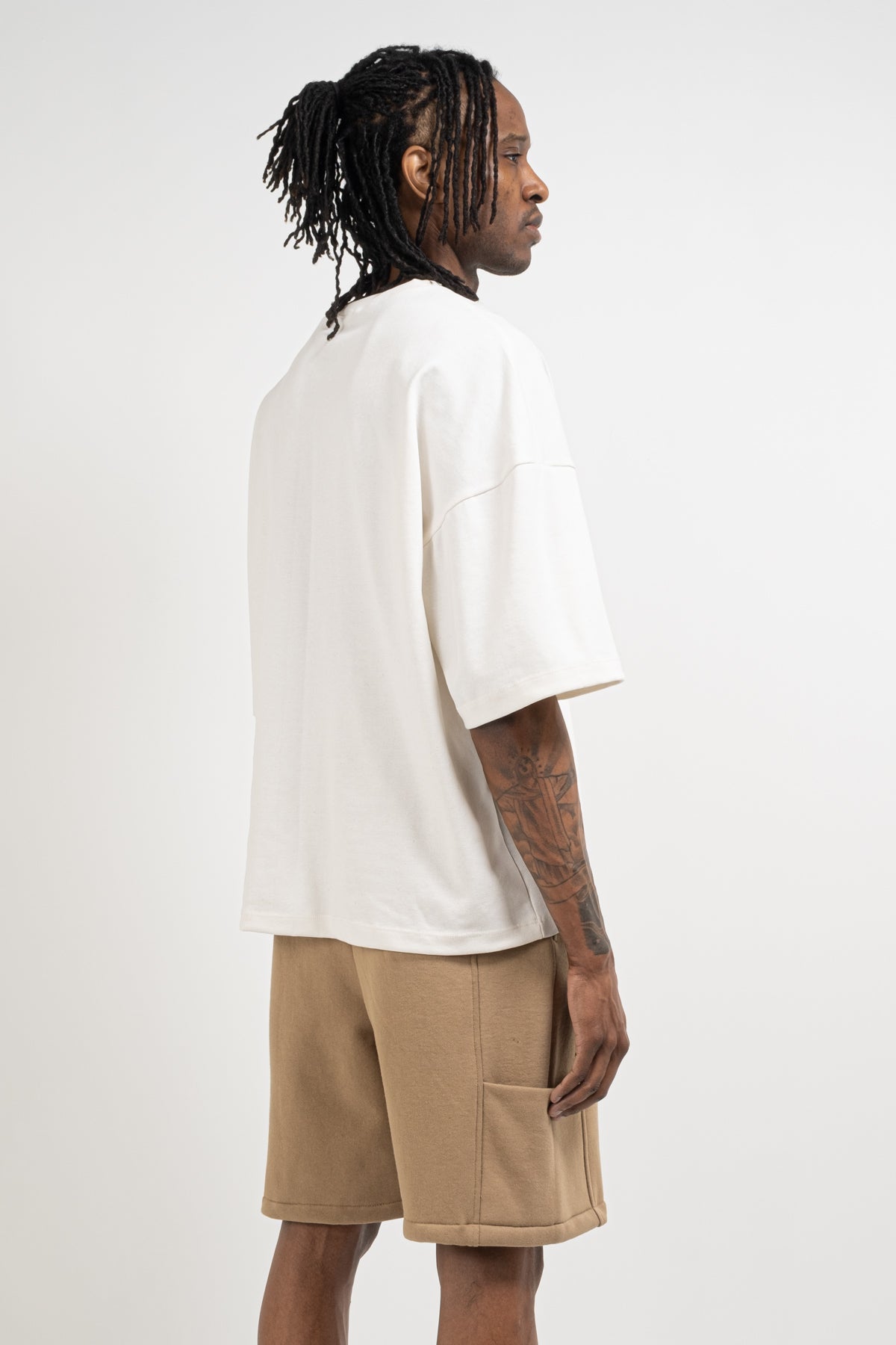 ESSENCE T-SHIRT