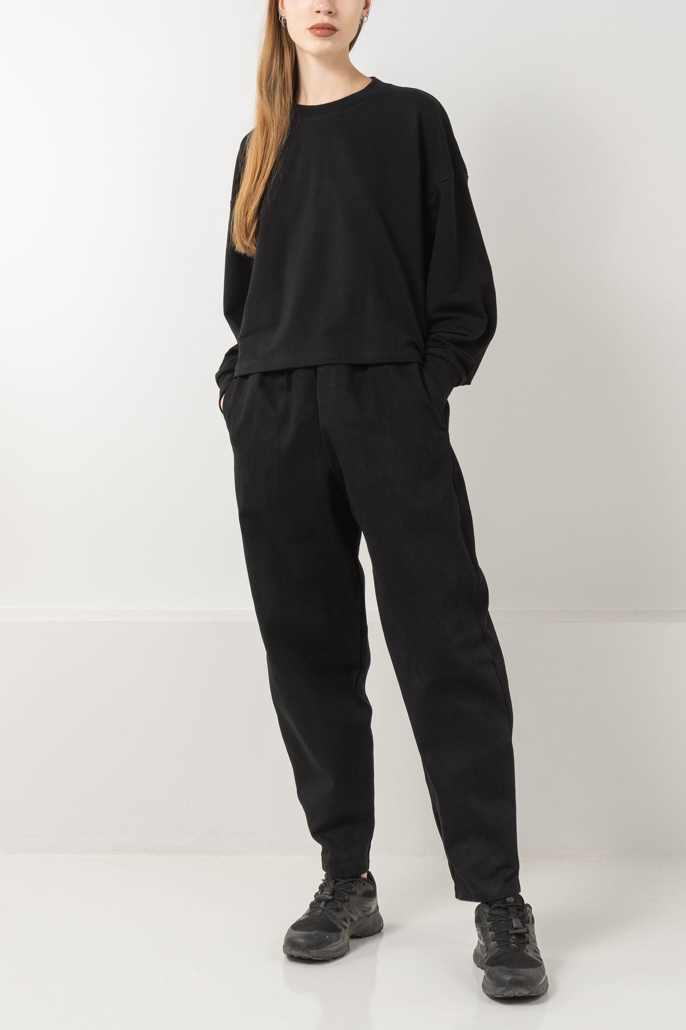 ESSENCE CROPPED LONGSLEEVE SHIRT