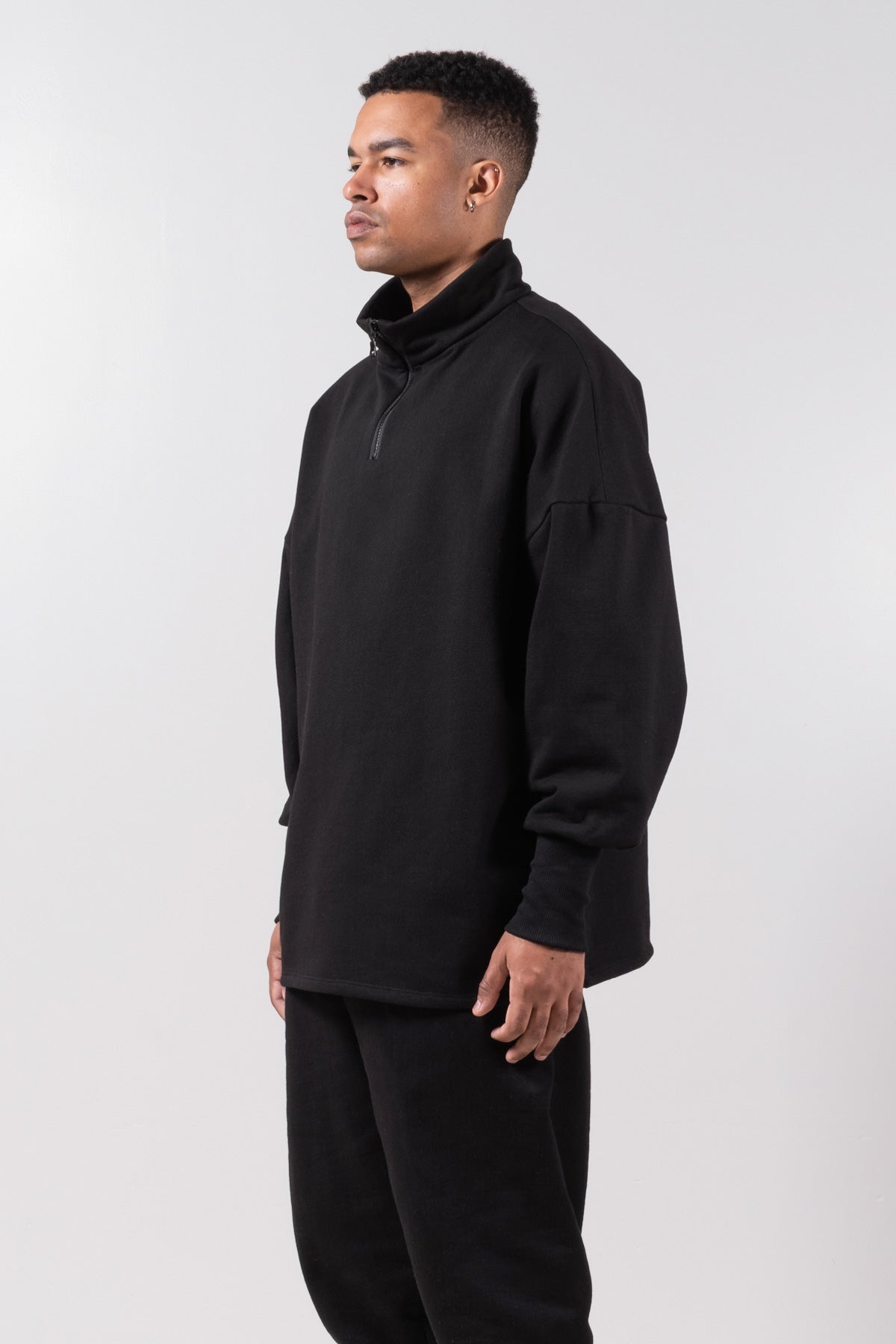 HALF ZIP UP